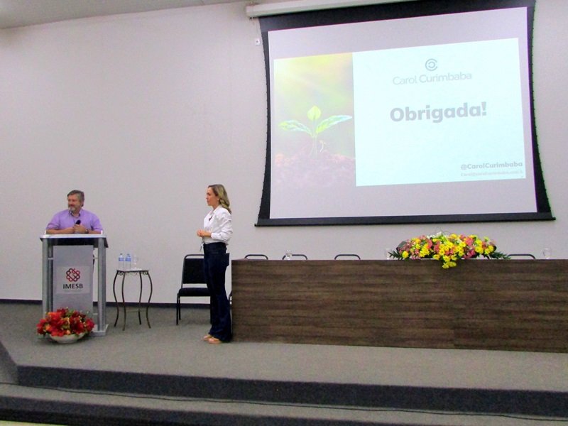 32ª Semana de Administração | Carol Curimbaba