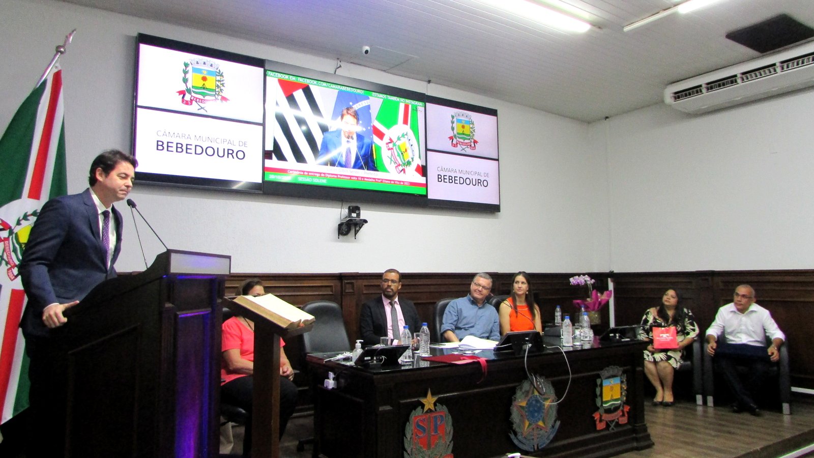 Professora de Direito Rosiane Sasso Rissi recebe título de Honra ao Mérito